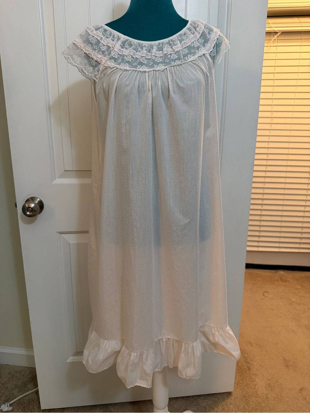 Vintage Merville?(RN19188) Light Pink Dotted Swiss Nightgown Lace Yoke Sz Med